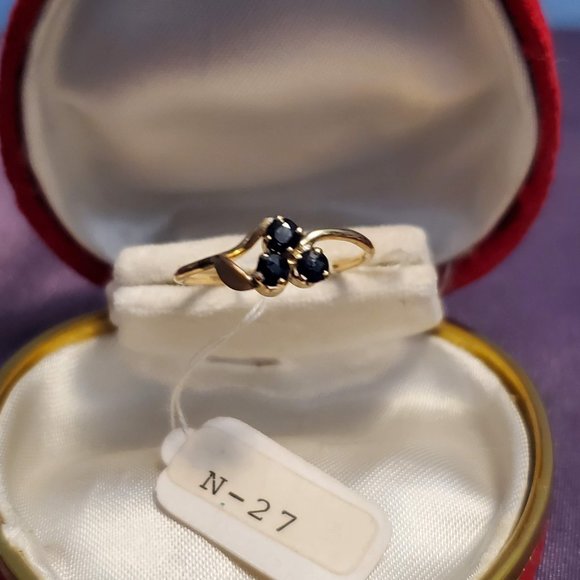 9K Gold Ring with gemstone - Picture 11 of 12